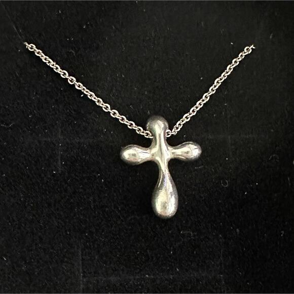 Tiffany and Co Elsa Peretti Cross Pendant Necklace in Sterling Silver (16") - Picture 12 of 12